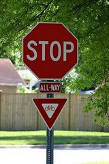 Idaho stop sign with yield exemption for cyclists