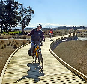 A cycling boardwalk from Richmond to Rabbit Island