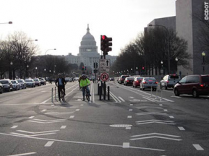 Washington DC - protected cycle lane in the centre of the road
