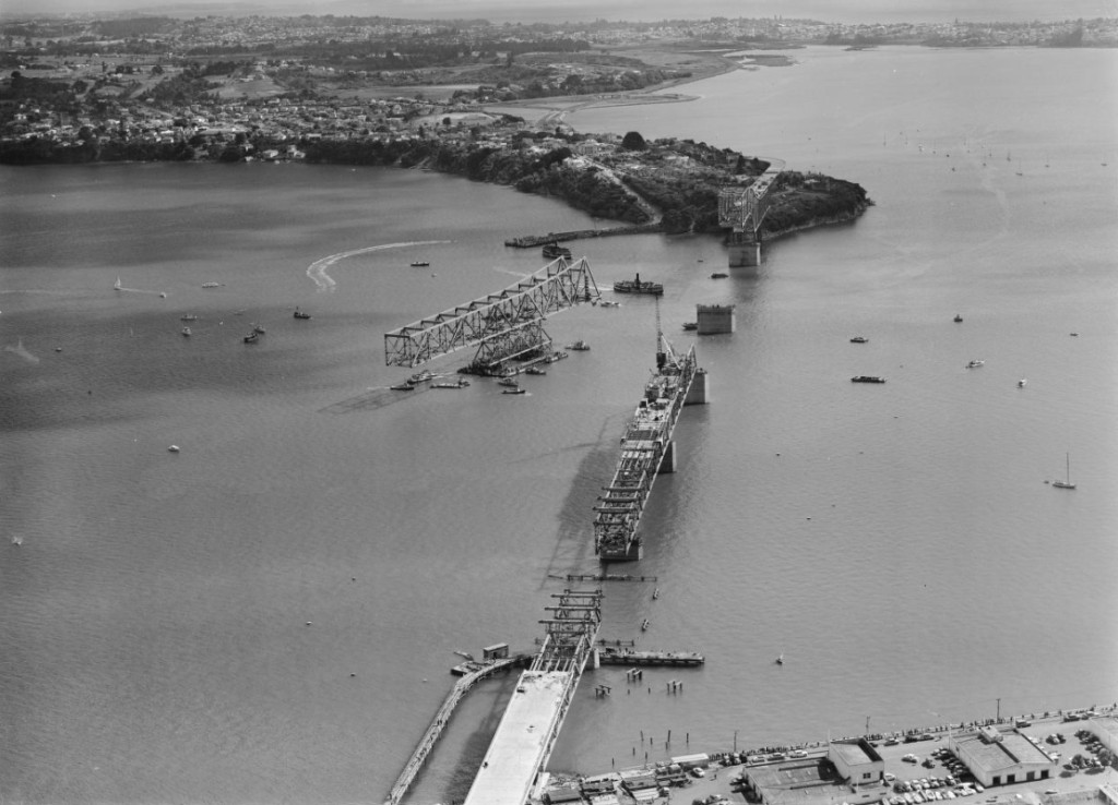 Auckland_Harbour_Bridge_Under_Construction