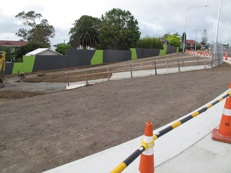 And a look back at the eastern underpass side - apparently, they are working on the murals in the underpass now. Great to see this BikeAKL-inspired project about to open!